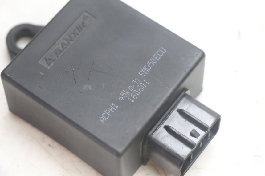 photo de CDI-unit PEUGEOT KISBEE 2T 50 (2010 - 2017) - Detail van het onderdeel