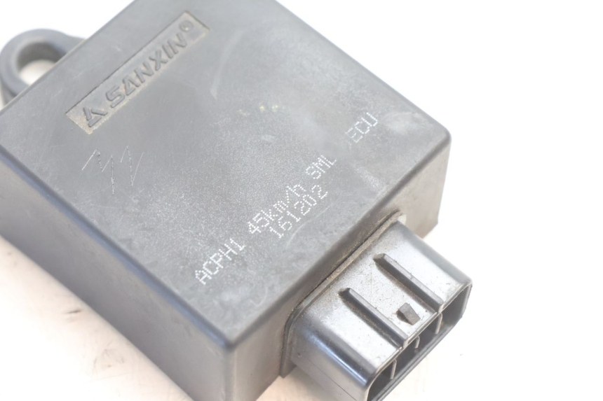 photo de CDI-unit PEUGEOT KISBEE 2T 50 (2010 - 2017) - Detail van het onderdeel