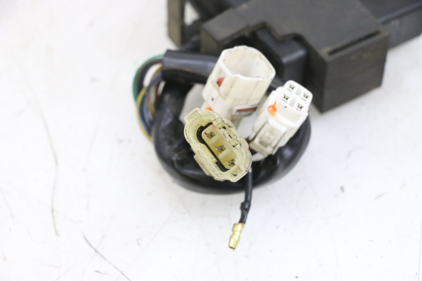 photo de CDI-unit YAMAHA YP MAJESTY 125 (2002 - 2006) - Bevestigingspunten