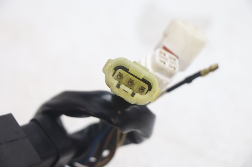 photo de CDI-unit YAMAHA YP MAJESTY 125 (2002 - 2006) - Bevestigingspunten