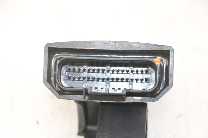 photo de INJECTIEBOX VENESI FLY RETRO 4T 50 (2020 - 2025) - Andere kijkhoek