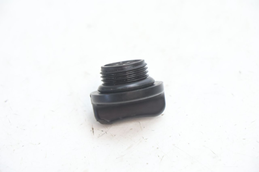 photo de OLIEKARTERDOP SUZUKI GSR 600 (2005 - 2012) - Andere kijkhoek