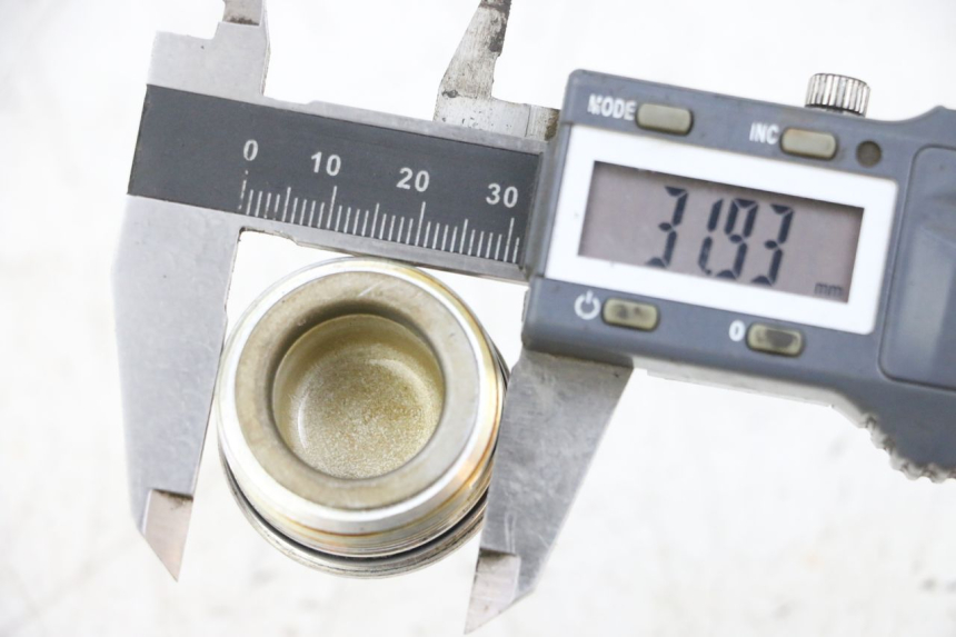 photo de VORKDOP HONDA NSR R 125 (1994 - 2003) - Detail van het onderdeel