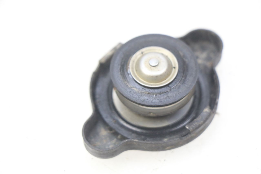 photo de RADIATEURDOP HONDA CBR RR FIREBLADE 900 (1992 - 1994) - Detail van het onderdeel