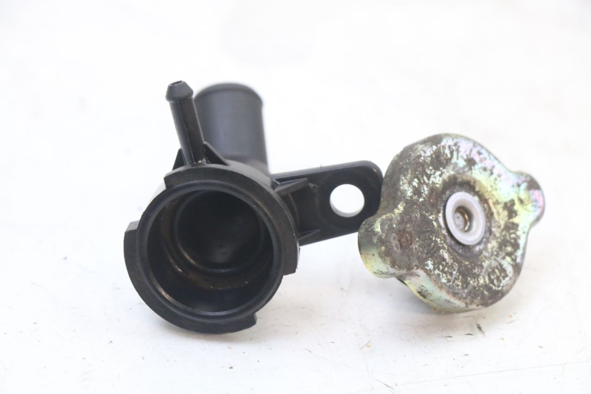 photo de RADIATEURDOP HONDA NES AROBASE 125 (2000 - 2003) - Detail van het onderdeel