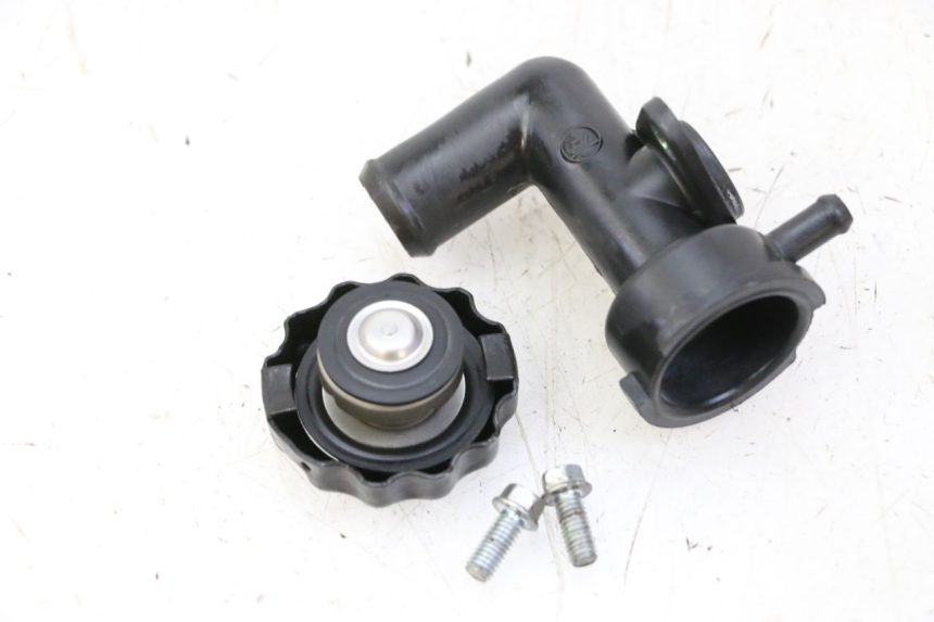 photo de RADIATEURDOP HONDA NTV DEAUVILLE 650 (2001 - 2006) - Zoom op gebruiksstaat