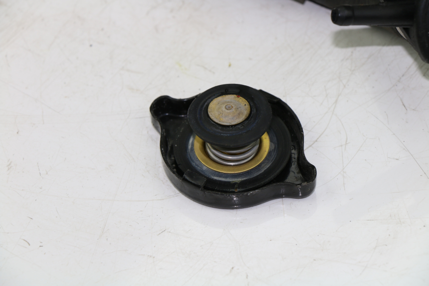 photo de RADIATEURDOP SUZUKI UH BURGMAN 125 (2002 - 2006) - Bevestigingspunten