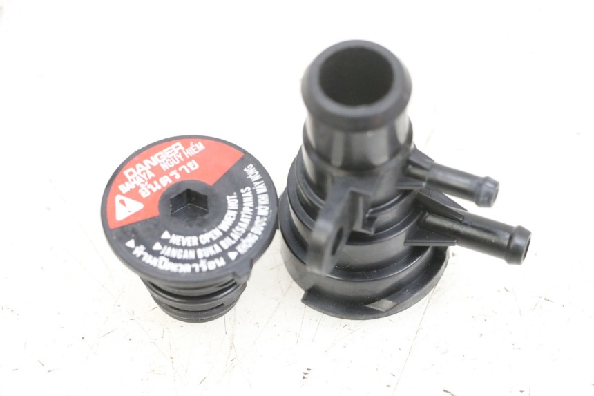 photo de RADIATEURDOP YAMAHA TRICITY 300 (2020 - 2024) - Zoom op gebruiksstaat