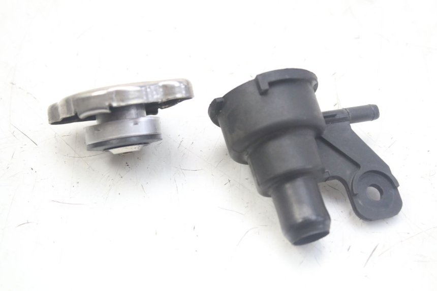 photo de RADIATEURDOP KYMCO X-CITING XCITING 400 (2014 - 2018) - Detail van het onderdeel