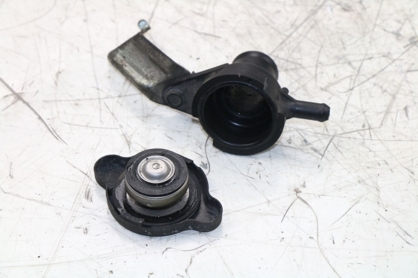 photo de RADIATEURDOP YAMAHA YP MAJESTY ABS 400 (2007 - 2009) - Detail van het onderdeel