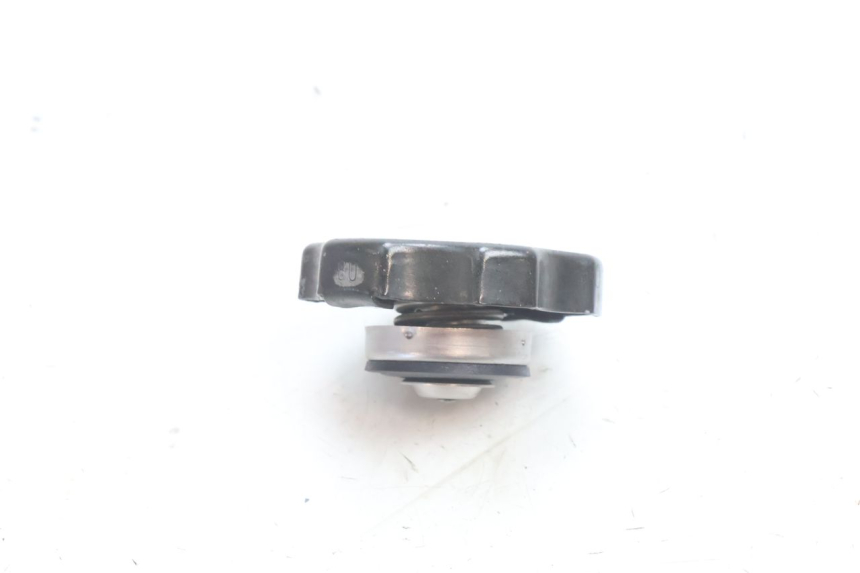 photo de RADIATEURDOP KAWASAKI ZZR 600 (1995 - 2004) - Detail van het onderdeel