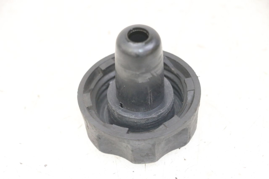 photo de BRANDSTOFFENDOP TANK MBK BOOSTER SPIRIT NAKED 50 (2004 - 2017) - Detail van het onderdeel