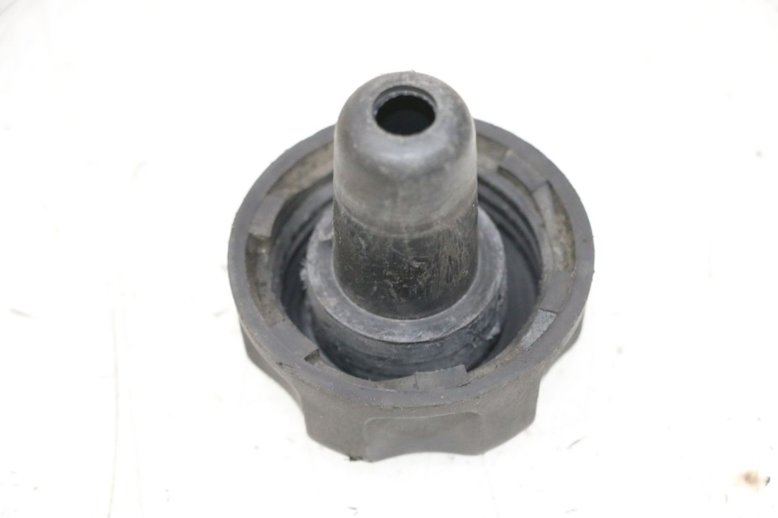 photo de BRANDSTOFFENDOP TANK MBK BOOSTER SPIRIT NAKED 50 (2004 - 2017) - Detail van het onderdeel