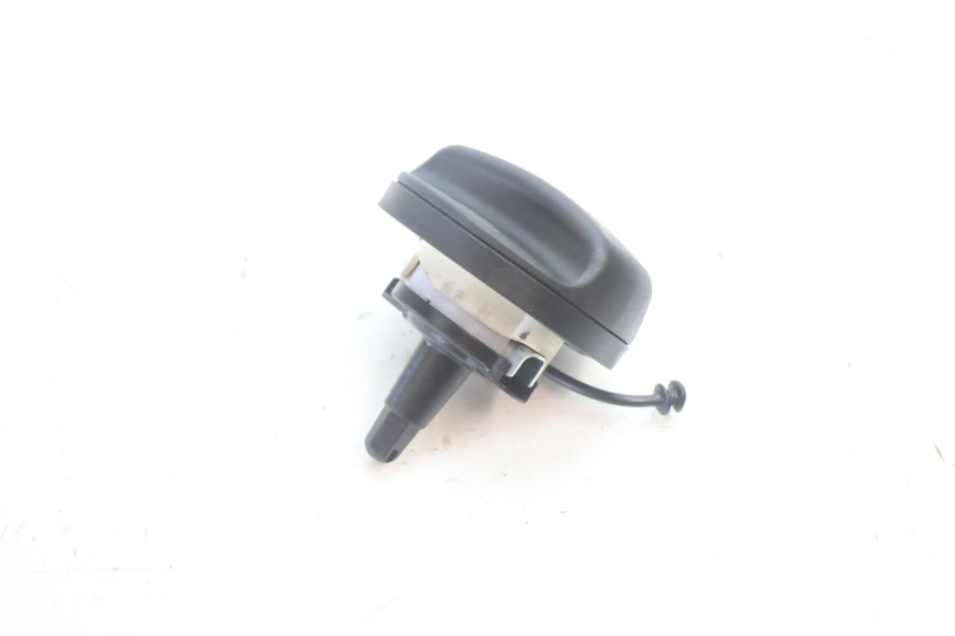 photo de BRANDSTOFFENDOP TANK BMW C SPORT 650 (2015 - 2021) - Detail van het onderdeel