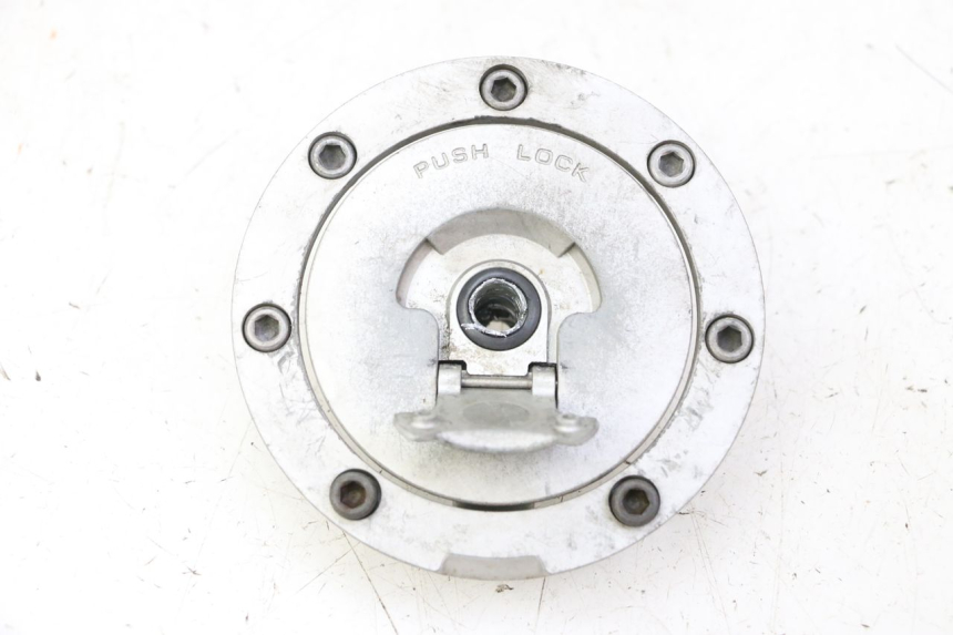 photo de BRANDSTOFFEDEKSEL TANK HONDA CBR F SC25 1000 (1989 - 1992) - Technische close-up