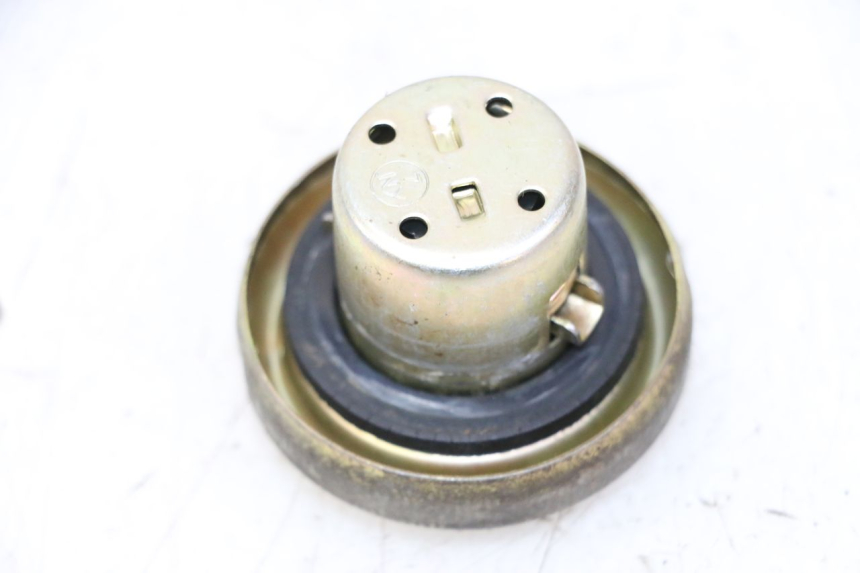 photo de BRANDSTOFFENDOP TANK SYM CROX 4T 50 (2016 - 2023) - Detail van het onderdeel