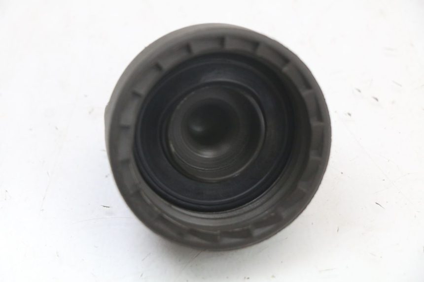 photo de BRANDSTOFFENDEKSEL TANK GILERA DNA 50 (2000 - 2007) - Andere kijkhoek