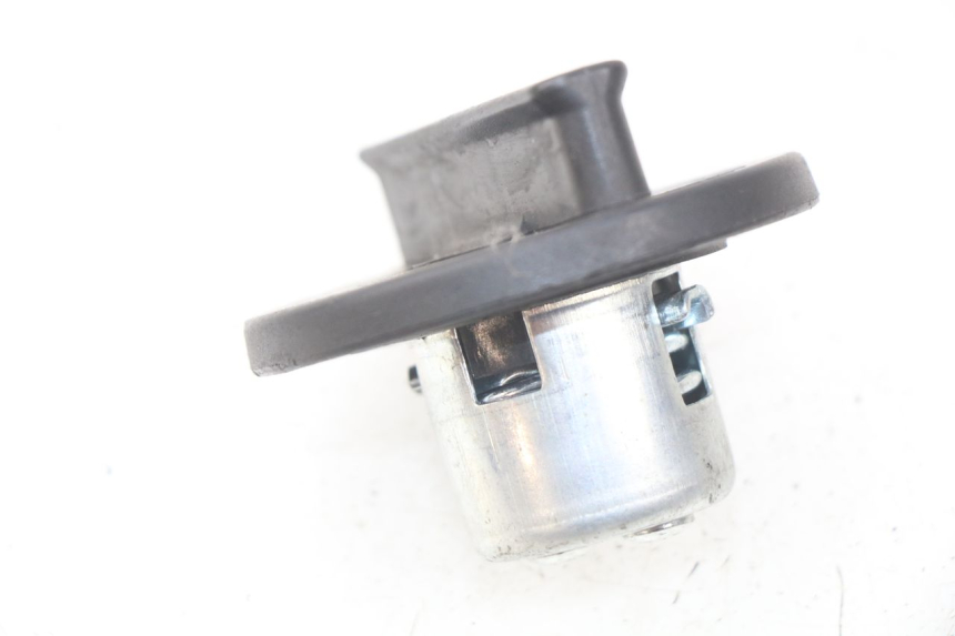 photo de BRANDSTOFFEDEKSEL TANK JM MOTORS F45i 4T 50 (2020 - 2023) - Zoom op gebruiksstaat