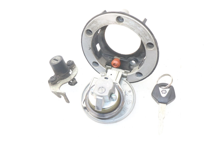 photo de BRANDSTOFFEDEKSEL TANK YAMAHA FJR ABS 1300 (2006 - 2012) - Detail van het onderdeel