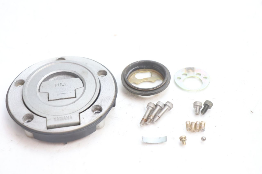 photo de BRANDSTOFTANKDOP YAMAHA FJR 1300 (2001 - 2005) - Detail van het onderdeel
