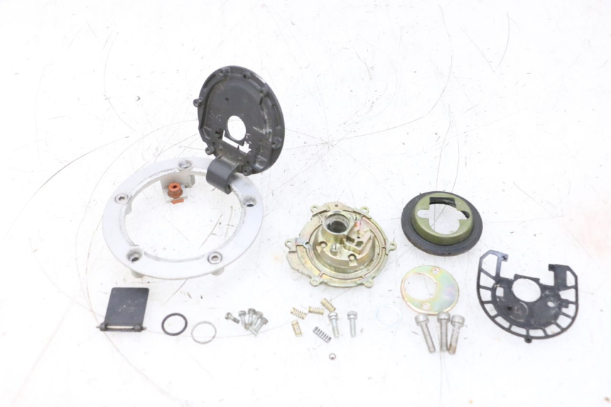 photo de BRANDSTOFFEDELDOP SUZUKI GSXR GSX-R 1000 (2003 - 2004) - Detail van het onderdeel