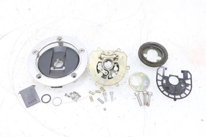 photo de BRANDSTOFFEDELDOP SUZUKI GSXR GSX-R 1000 (2003 - 2004) - Kenmerkende details