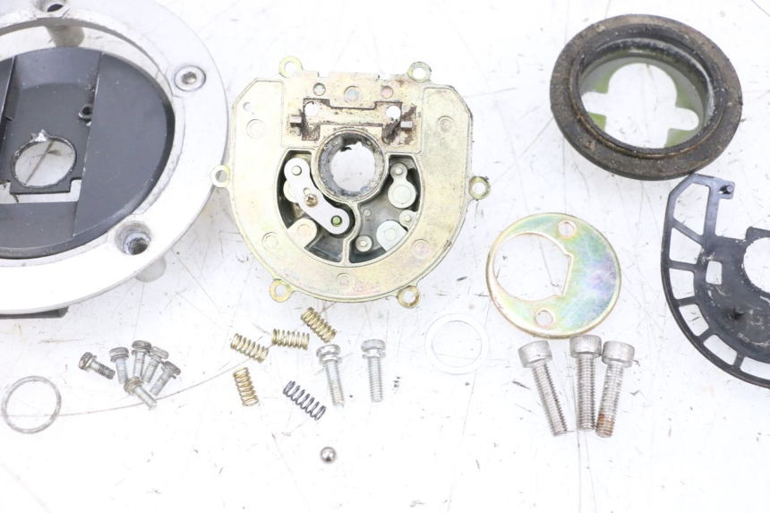 photo de BRANDSTOFFEDELDOP SUZUKI GSXR GSX-R 1000 (2003 - 2004) - Markeringen en referenties