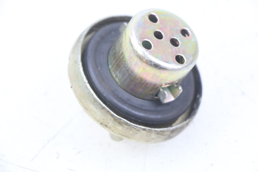photo de BRANDSTOFFEDEKSEL TANK REVATTO IMPERATOR 125 (2007 - 2015) - Detail van het onderdeel