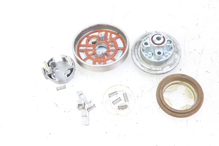 photo de BRANDSTOFFEDEKSEL TANK KEEWAY K-LIGHT KLIGHT 125 (2018 - 2025) - Zoom op gebruiksstaat