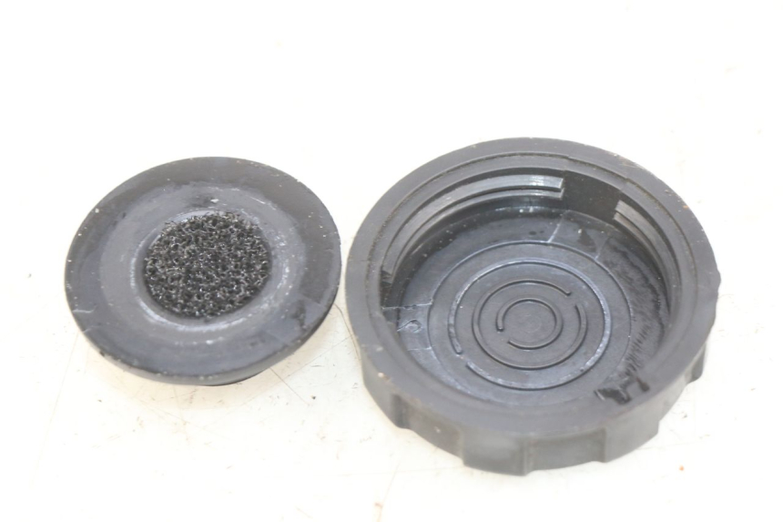 photo de BRANDSTOFFEDEKSEL TANK PEUGEOT KISBEE 2T 50 (2010 - 2017) - Detail van het onderdeel