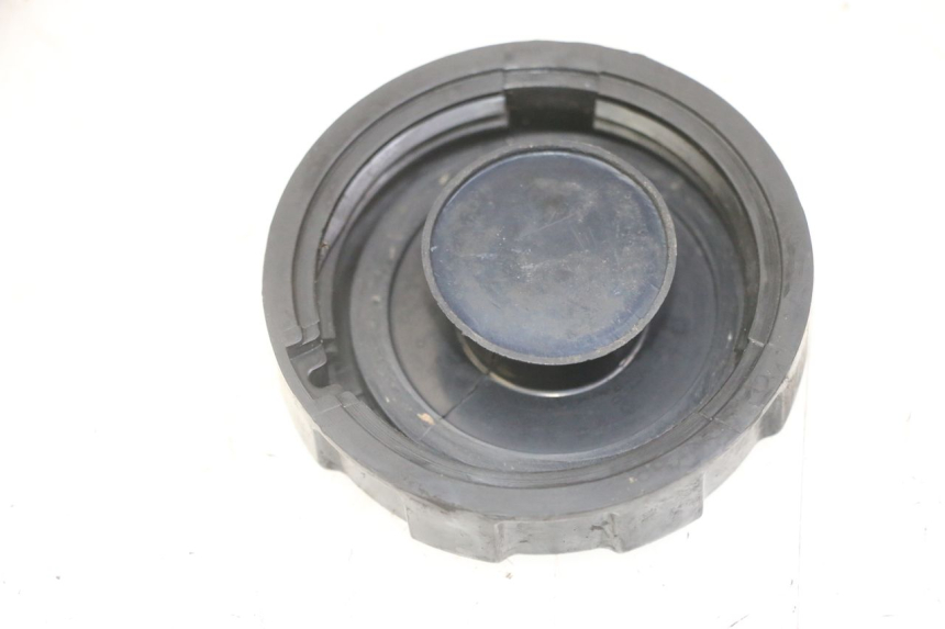 photo de BRANDSTOFFEDEKSEL TANK PEUGEOT KISBEE 2T 50 (2018 - 2022) - Detail van het onderdeel