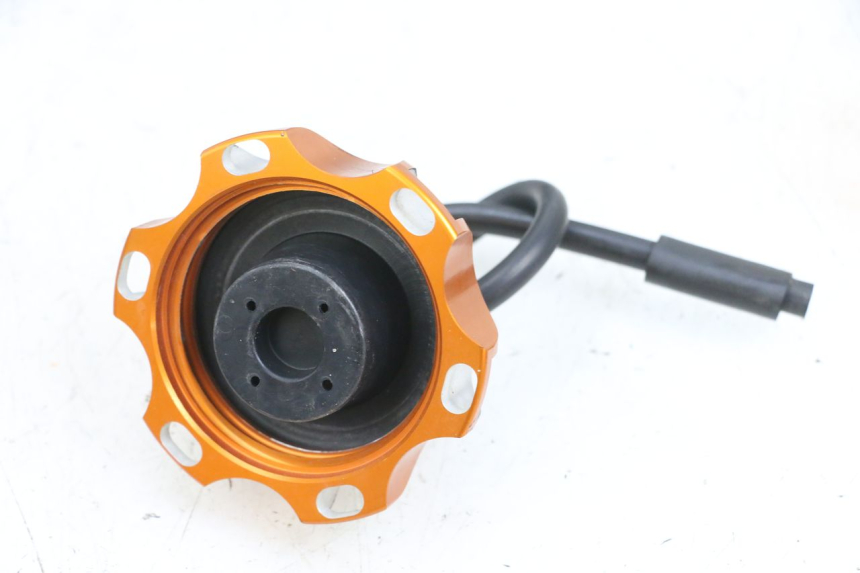 photo de BRANDSTOFFENDOP KAWASAKI KXF KX-F 250 (2017 - 2019) - Detail van het onderdeel