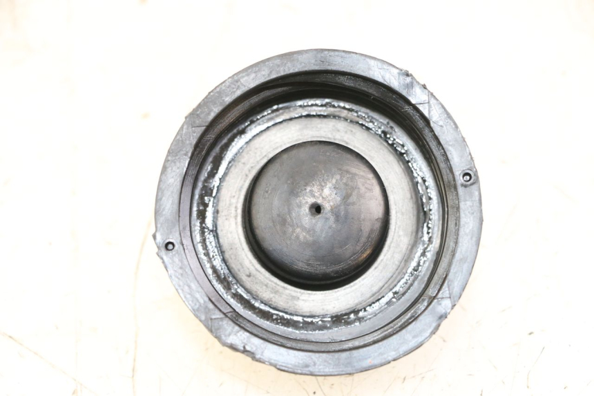 photo de BRANDSTOFFEDEKSEL TANK KYMCO PEOPLE S 125 (2000 - 2008) - Detail van het onderdeel