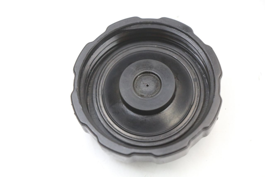 photo de BRANDSTOFFENDEKSEL TANK PEUGEOT LUDIX 50 (2008 - 2017) - Zoom op gebruiksstaat