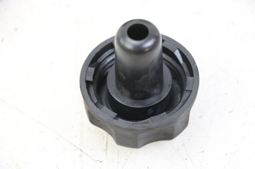 photo de BRANDSTOFFEDEKSEL TANK MBK OVETTO ONE 2T 50 (2013 - 2017) - Zoom op gebruiksstaat