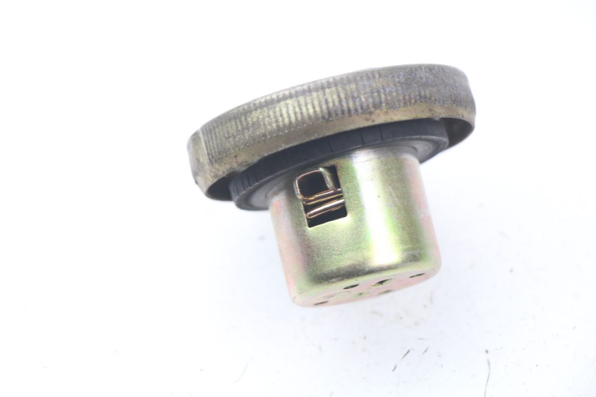 photo de BRANDSTOFFEDEKSEL TANK SYM ORBIT 2 4T 50 (2008 - 2017) - Detail van het onderdeel