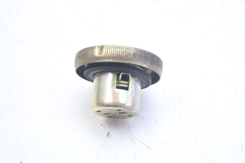 photo de BRANDSTOFFENDEKSEL TANK SYM ORBIT 2 4T 50 (2018 - 2022) - Detail van het onderdeel