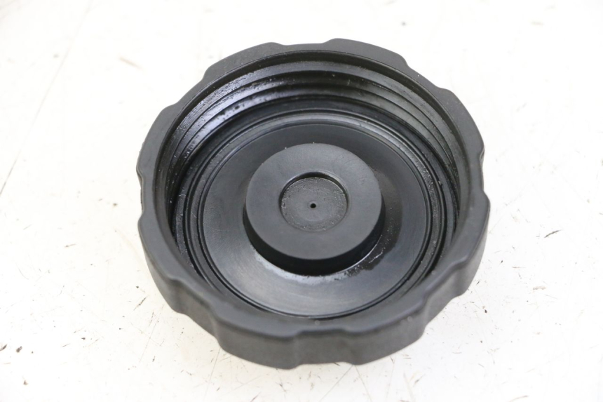 photo de BRANDSTOFFEDEKSEL TANK PEUGEOT CITYSTAR 125 (2011 - 2017) - Detail van het onderdeel