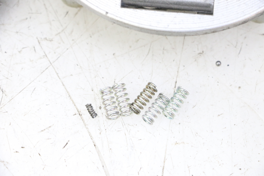 photo de BRANDSTOFFENDEKSEL TANK MAG POWER R-STREET 50 (2016 - 2025) - Zoom op gebruiksstaat