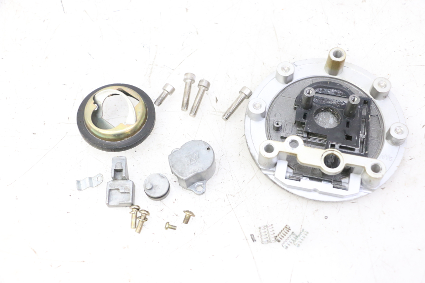 photo de BRANDSTOFFENDEKSEL TANK MAG POWER R-STREET 50 (2016 - 2025) - Andere kijkhoek