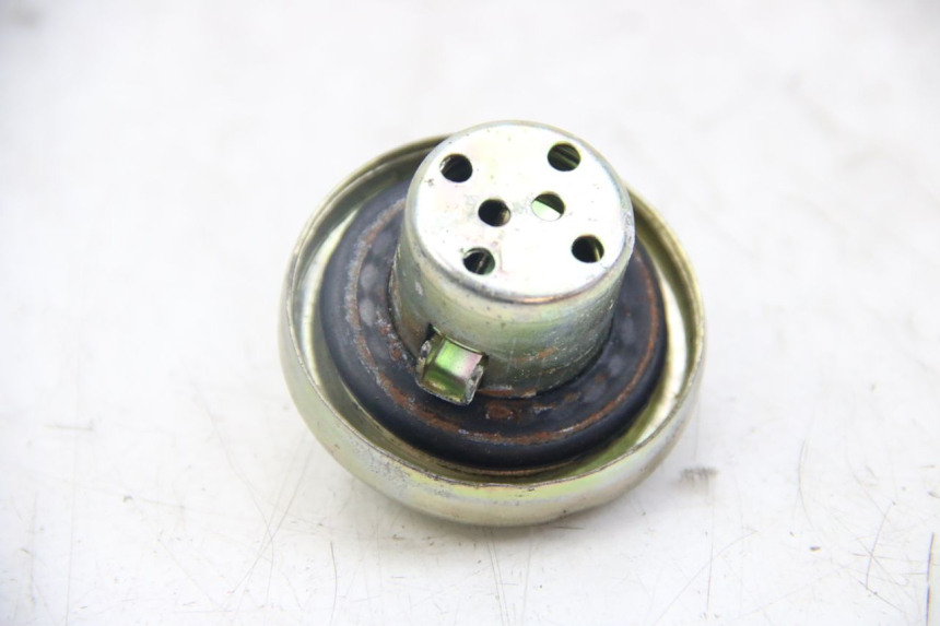 photo de BRANDSTOFFENDEKSEL TANK JM MOTORS SANTANA 50 (2014 - 2023) - Detail van het onderdeel