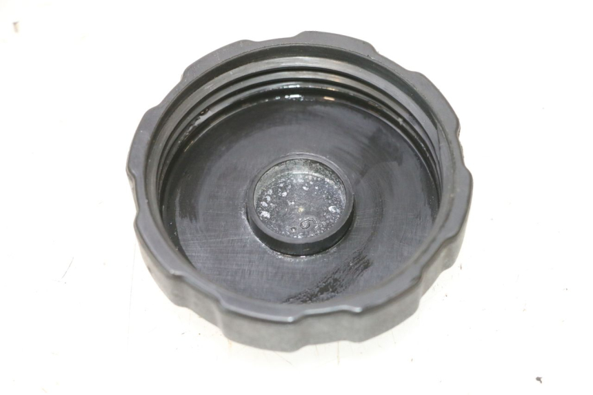 photo de BRANDSTOFFENDEKSEL TANK PEUGEOT SATELIS COMPRESSOR K15 125 (2006 - 2009) - Detail van het onderdeel