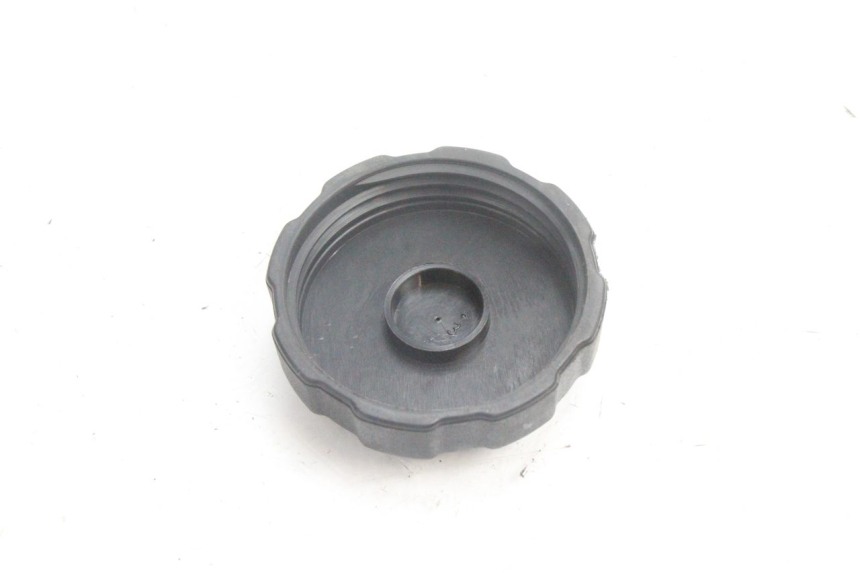 photo de BRANDSTOFFEDEKSEL TANK PEUGEOT SATELIS 125 (2006 - 2009) - Detail van het onderdeel