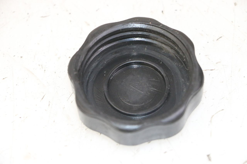 photo de BRANDSTOFFEDEKSEL TANK APRILIA SCARABEO GT TOURING 125 (1999 - 2005) - Detail van het onderdeel