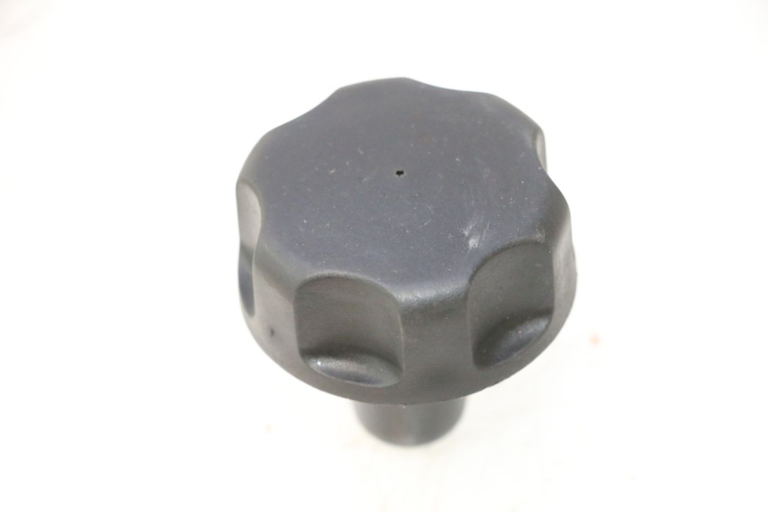 photo de BRANDSTOFTANKDOP YAMAHA SLIDER 50 (1999 - 2004) - Detail van het onderdeel