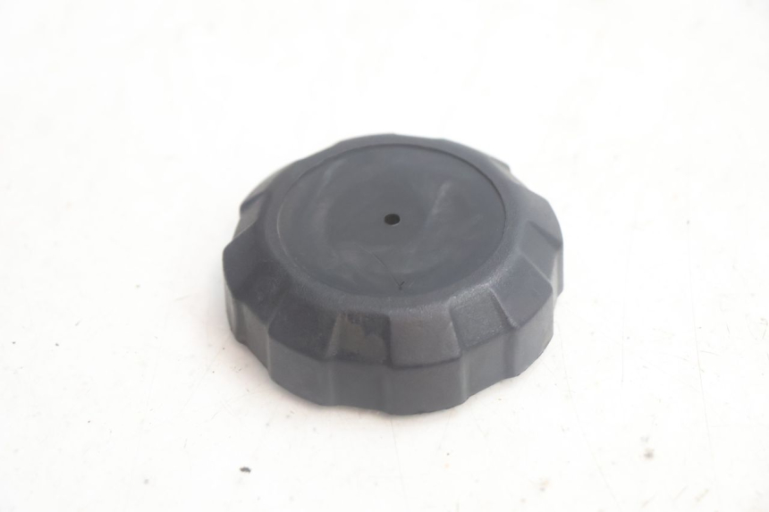 photo de BRANDSTOFFEDELDOP PEUGEOT TREKKER 50 (1995 - 2004) - Detail van het onderdeel