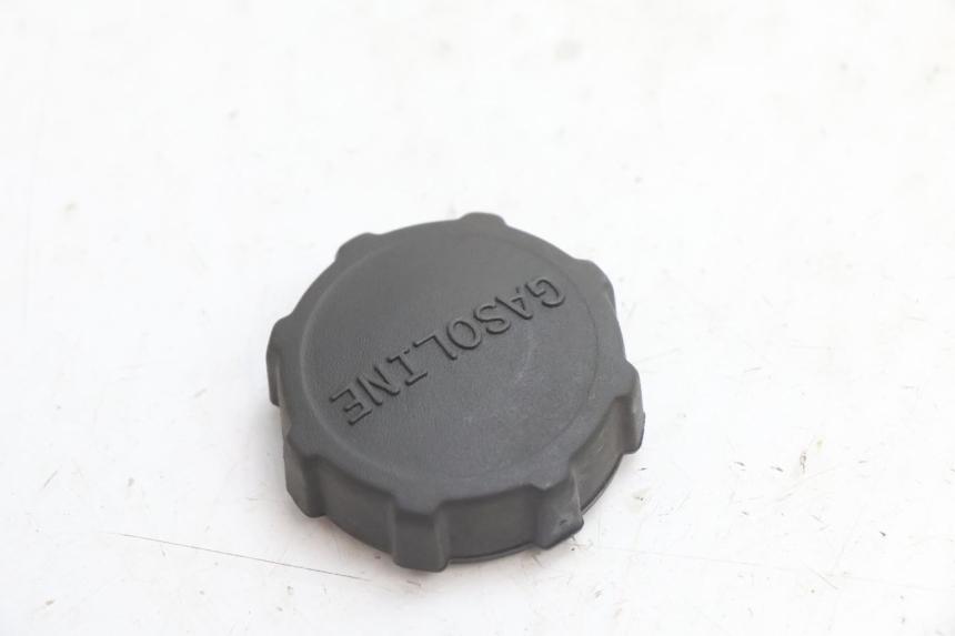 photo de BRANDSTOFFEDEKSEL TANK PIAGGIO TYPHOON 50 (2000 - 2009) - Detail van het onderdeel