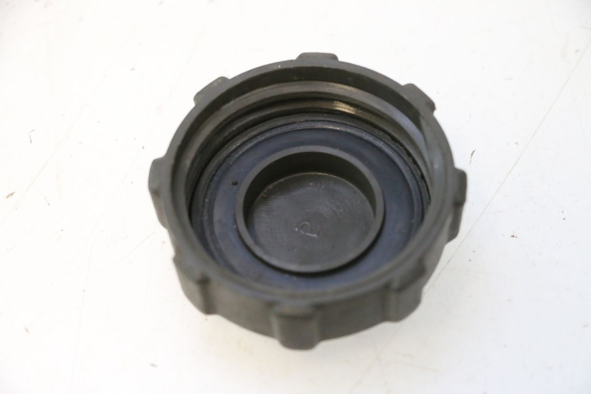 photo de BRANDSTOFFEDEKSEL TANK PIAGGIO TYPHOON 50 (2000 - 2009) - Detail van het onderdeel