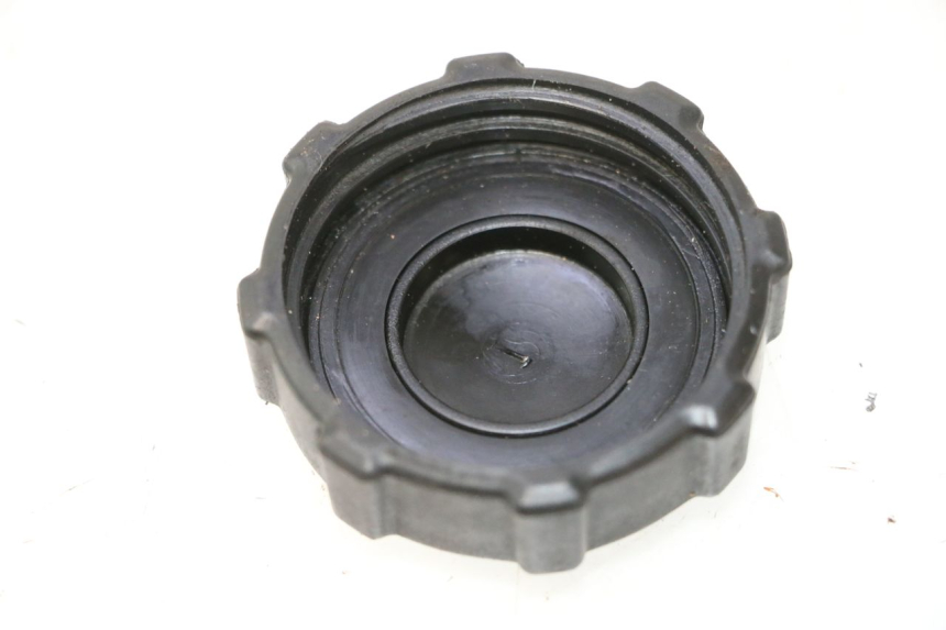 photo de BRANDSTOFFEDEKSEL TANK PIAGGIO TYPHOON 50 (2000 - 2009) - Detail van het onderdeel