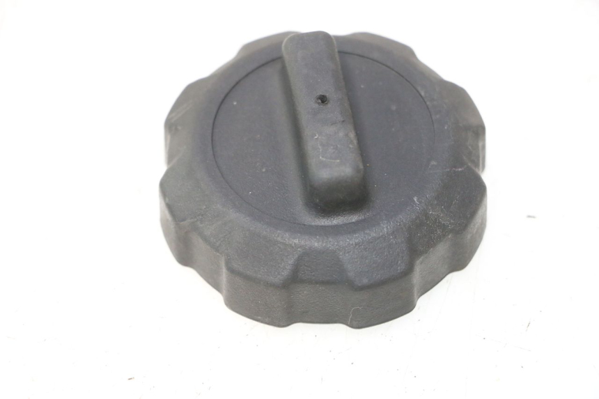 photo de BRANDSTOFFENDEKSEL TANK PEUGEOT VIVACITY NEW 2T 50 (2008 - 2017) - Detail van het onderdeel